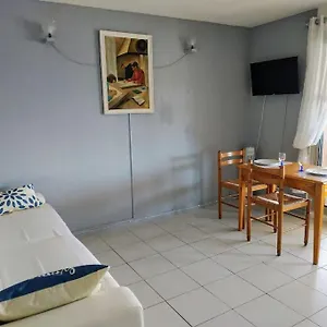 Le Dali, A 5 Min Parking Appartement